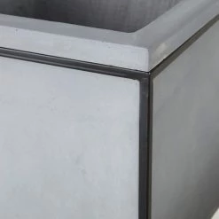 Maisons Du Monde Pots, Cache-pots Et Jardinières D'extérieur 2 Cache-pots Gris Clair Et Pieds En Métal Noir H77 -Plantes vertes Soldes 2 cache pots gris clair et pieds en metal noir h77 1000 13 0 191552 3