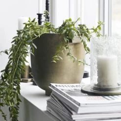 House Doctor Jarres Et Cache-pots Cache-pot En Métal Marron H24 -Plantes vertes Soldes cache pot en metal marron h24 2