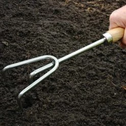 Esschert Design Jarres Et Cache-pots Râteau 3 Dents En Bois Et Acier -Plantes vertes Soldes rateau 3 dents en bois et acier 3